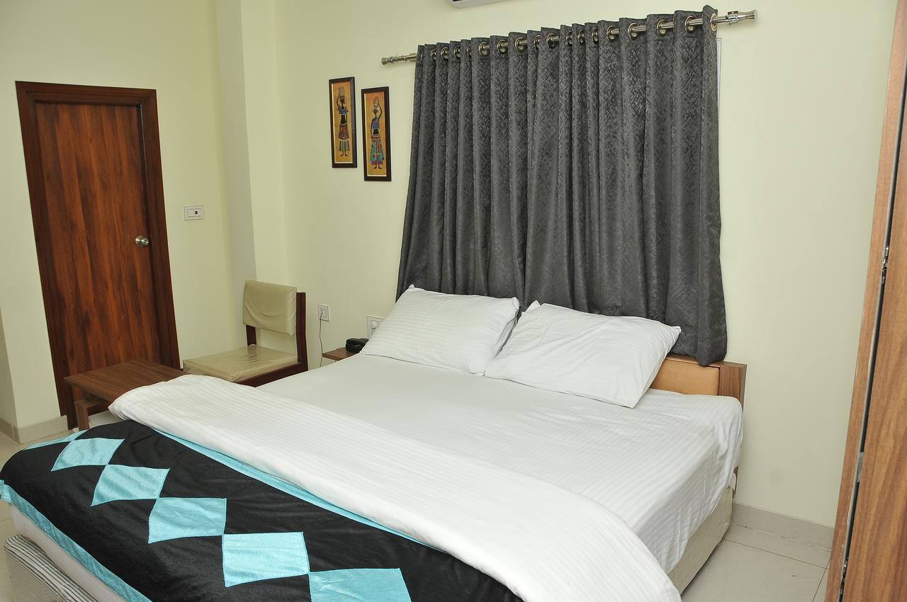 Hotel Pasupala Grand Anantapur Ngoại thất bức ảnh