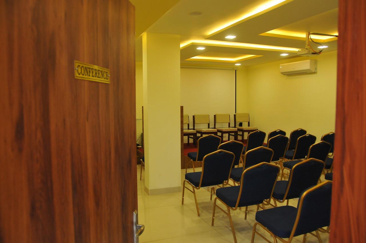 Hotel Pasupala Grand Anantapur Ngoại thất bức ảnh