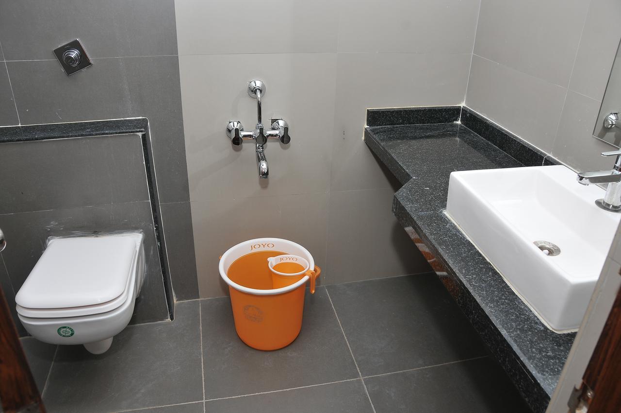 Hotel Pasupala Grand Anantapur Ngoại thất bức ảnh